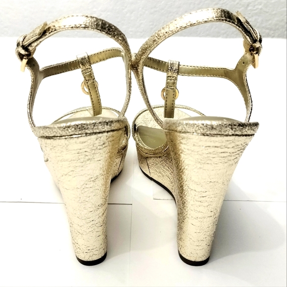 GUESS Women's Wedge Sandals, New Without Box. - Picture 3 of 7